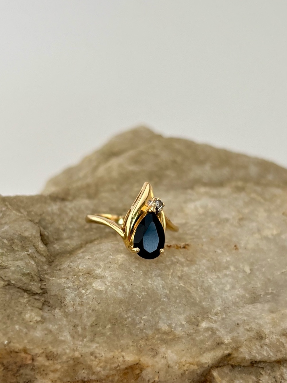 Andin International 14K Yellow Gold Black Onyx & Diamond Ring Size 6.25